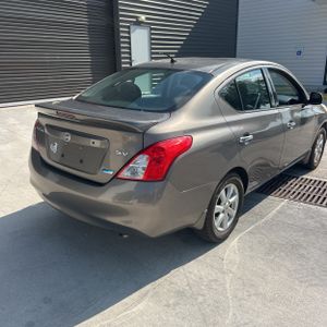 2014 Nissan VERSA SV photo 8