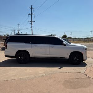 صورة 10 لـ 2021 Cadillac ESCALADE ESV SPORT