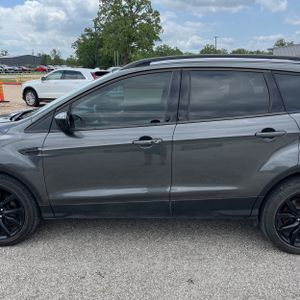 FORD ESCAPE SE - 4