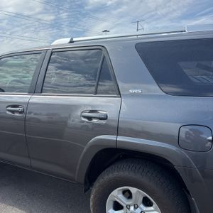 صورة 6 لـ 2015 Toyota 4RUNNER SR5