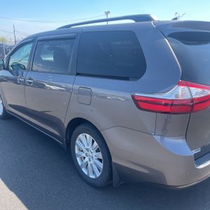 TOYOTA SIENNA - 6