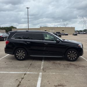 MERCEDES-BENZ GLS - 10