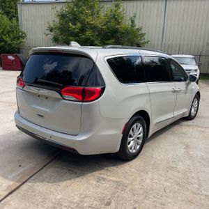صورة 8 لـ 2017 Chrysler PACIFICA TOURING-L