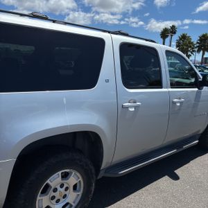 CHEVROLET SUBURBAN LT - 9
