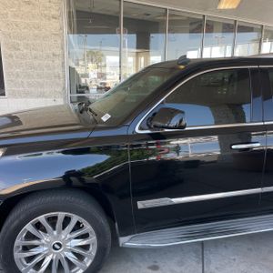 CADILLAC ESCALADE LUXURY - 2