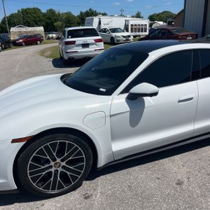 PORSCHE TAYCAN BASE - 2