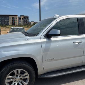 2019 Chevrolet TAHOE LT — фото 2