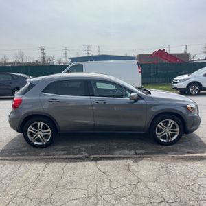 MERCEDES-BENZ GLA - 10