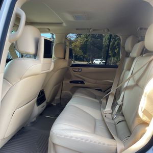 2015 Lexus LX 570 BASE — фото 34