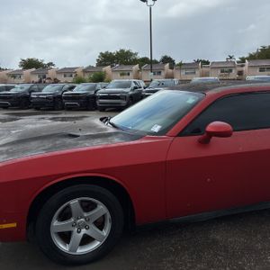 Dodge Challenger SE - 2