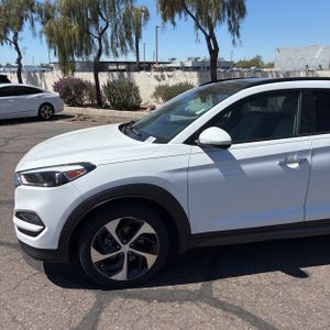 HYUNDAI TUCSON LIMITED - 2