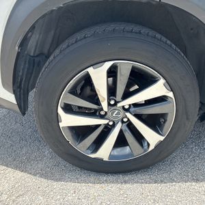 2021 Lexus NX 300 BASE — миниатюра 19