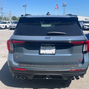 FORD EXPLORER ST - 7