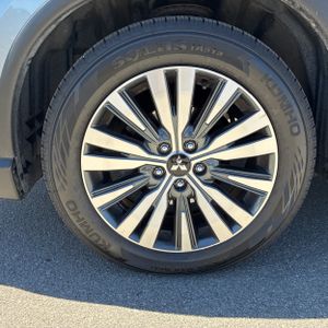 صورة مصغرة 17 لـ 2020 Mitsubishi OUTLANDER SEL