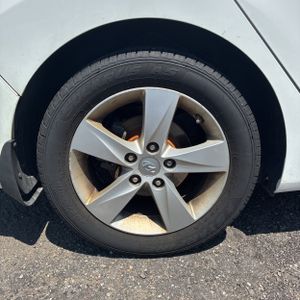 2013 Hyundai ELANTRA GLS — миниатюра 19