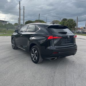 Lexus NX 300 Base - 5