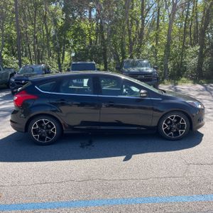 FORD FOCUS TITANIUM - 10