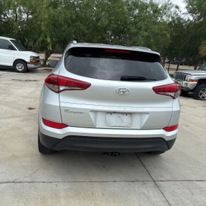 HYUNDAI TUCSON SE - 7