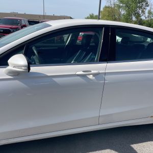 FORD FUSION SE - 4