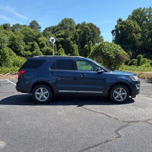 FORD EXPLORER XLT - 10