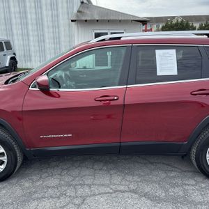 JEEP CHEROKEE UPLAND - 4