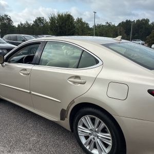 صورة 6 لـ 2014 Lexus ES 350 BASE