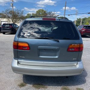 2000 Toyota SIENNA XLE photo 7