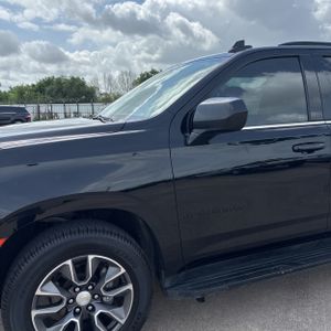 CHEVROLET SUBURBAN LT - 2