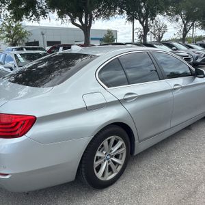BMW 5 SERIES 528I - 9
