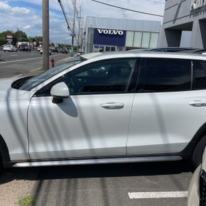 صورة 3 لـ 2024 Volvo V60 CROSS COUNTRY B5 ULTIMATE