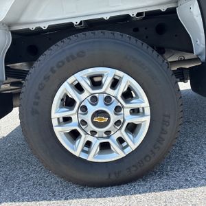 2025 Chevrolet SILVERADO 2500HD LT thumbnail 18