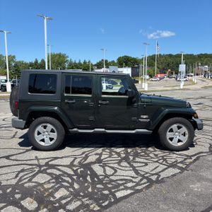 صورة 10 لـ 2011 JEEP WRANGLER UNLIMITED SAHARA