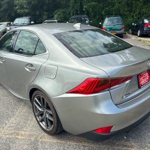 2019 Lexus IS 300 BASE — фото 6