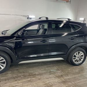 HYUNDAI TUCSON - 4