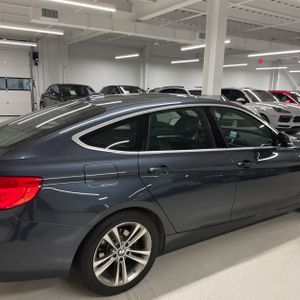 BMW 330I GRAN TURISMO XDRIVE - 9