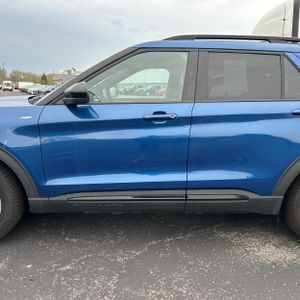 FORD EXPLORER ST-LINE - 4