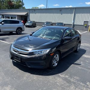 صورة 1 لـ 2017 Honda CIVIC LX