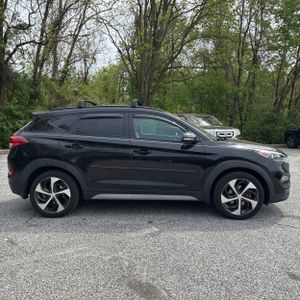 HYUNDAI TUCSON VALUE - 10