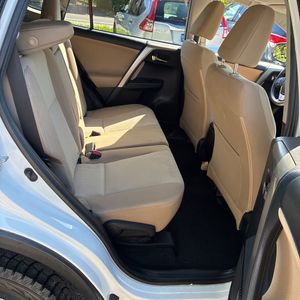 2014 Toyota RAV4 XLE 照片 35