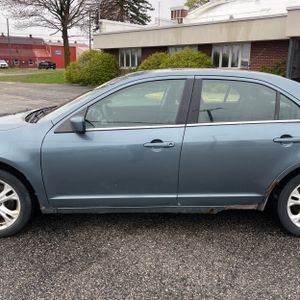 FORD FUSION SE - 4