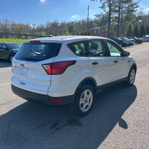 FORD ESCAPE S - 8