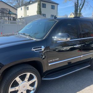 CADILLAC ESCALADE LUXURY - 2