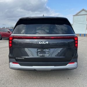 KIA CARNIVAL LXS - 7