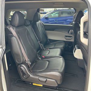 صورة مصغرة 34 لـ 2023 KIA CARNIVAL LX