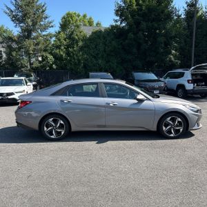 2023 Hyundai ELANTRA LIMITED 照片 10