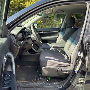 2011 KIA SORENTO LX — фото 31