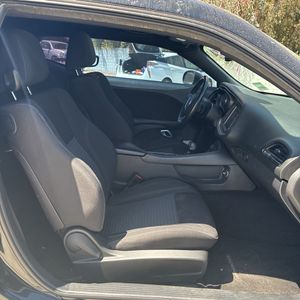 صورة مصغرة 32 لـ 2016 Dodge CHALLENGER SXT