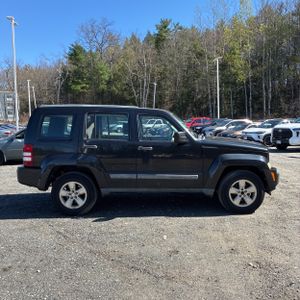 JEEP LIBERTY SPORT - 10