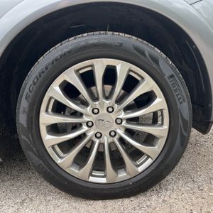 2017 Infiniti QX80 — миниатюра 20
