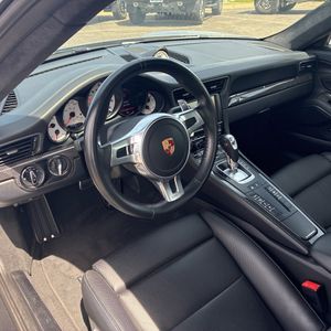 صورة 36 لـ 2015 Porsche 911 CARRERA 4 GTS